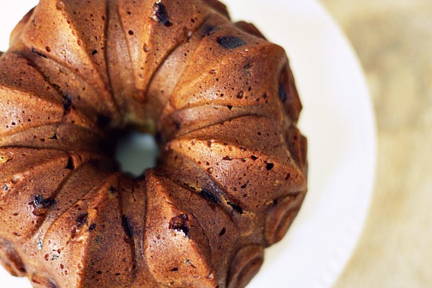 Vegan Pumpkin Chocolate Chip Bundt Cake | WeeklyBite