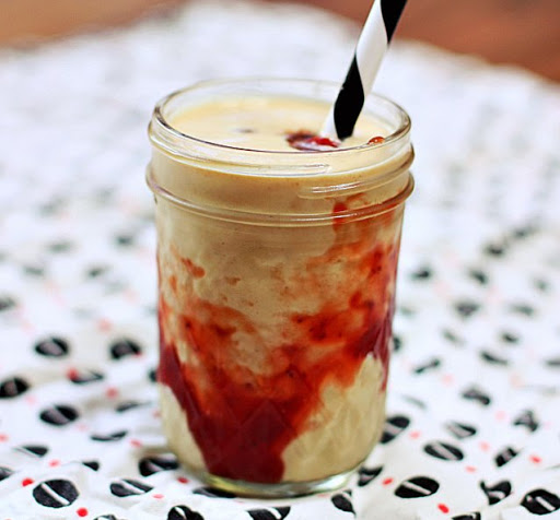 peanut butter jelly smoothie