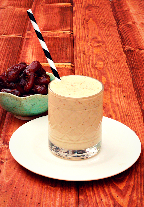 Date Banana Oat Breakfast Smoothie