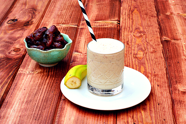 Date Banana Oat Breakfast Smoothie